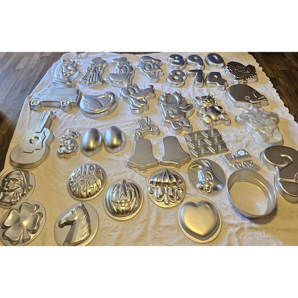 Huge Vintage Wilton Cake Pan Lot Disney Character Holiday Number Animal Cake...